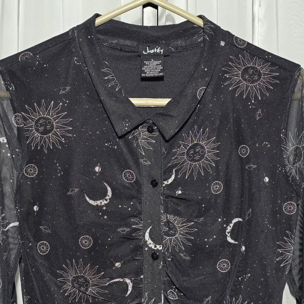 Justify - Picture 3 of 7